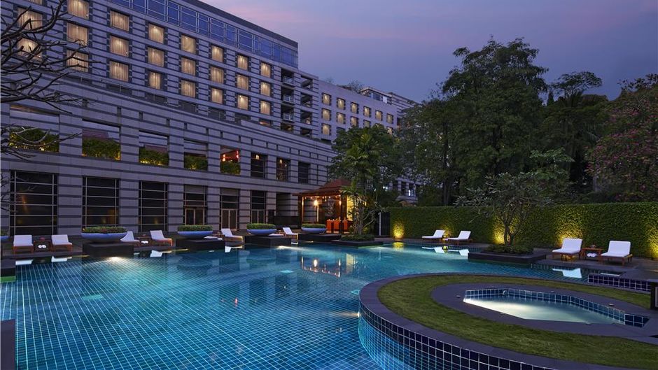 Grand Hyatt Mumbai Pool