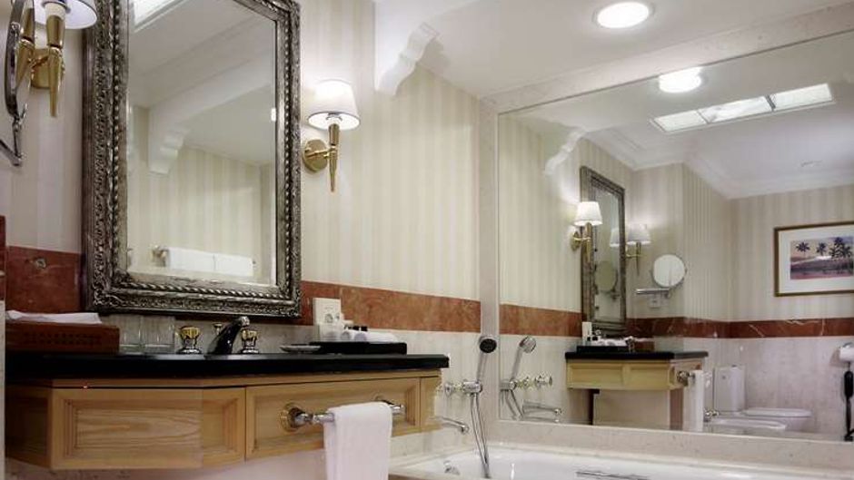 Grand Hyatt Muscat Room