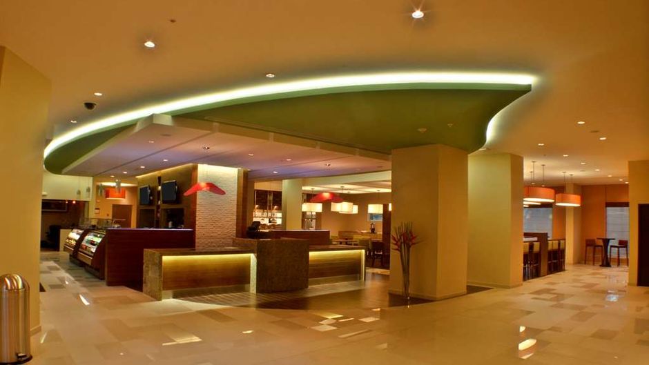 Hyatt Place San Jose Pinares Lobby