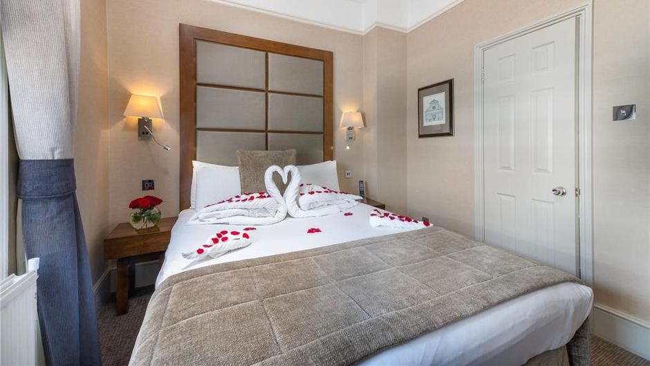 Strathmore Hotel Room