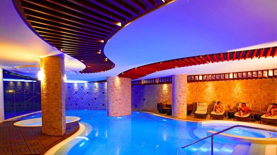 Hotel Camino Real Pool