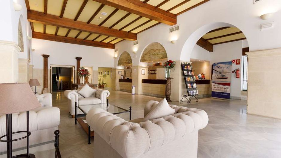 Hotel Guadacorte Park Lobby
