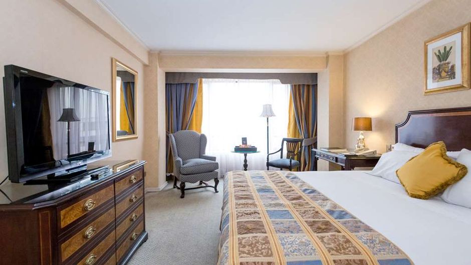 Santiago Park Plaza Hotel Room