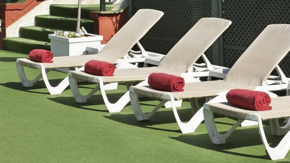 Hotel Emperador Beach