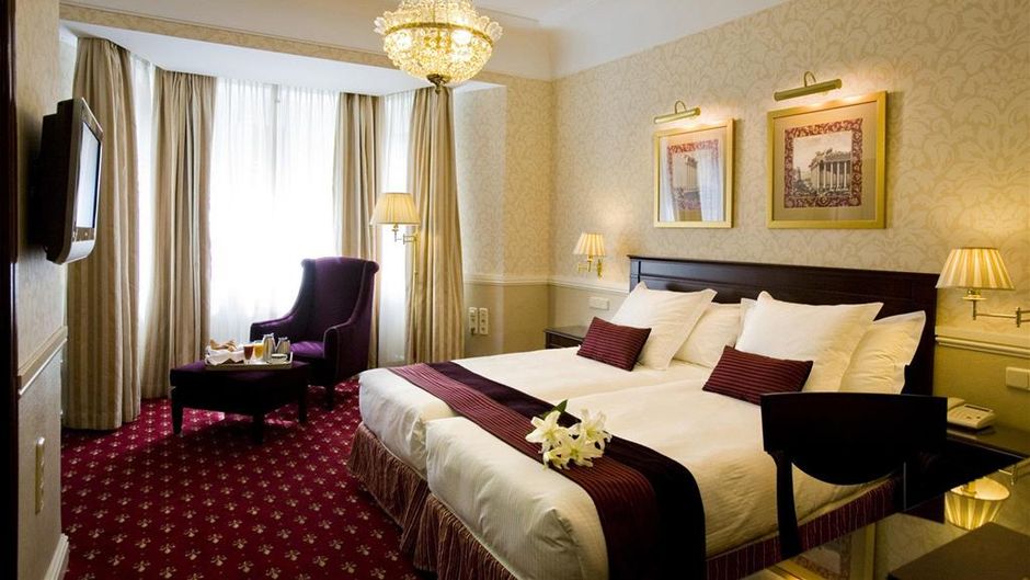 Hotel Emperador Room