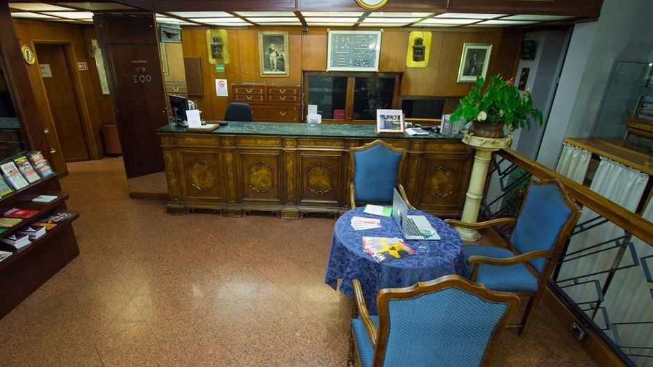 Admiral Hotel Lobby