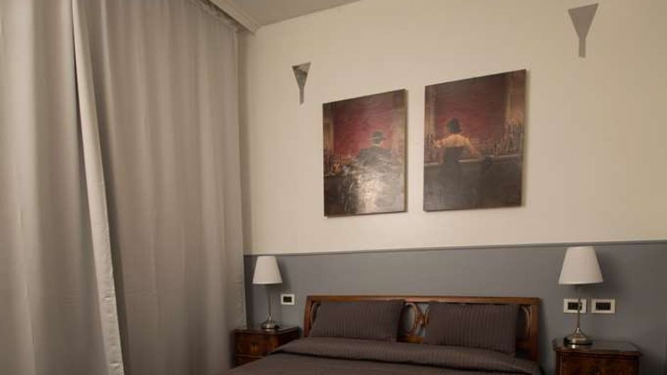 Admiral Hotel Room