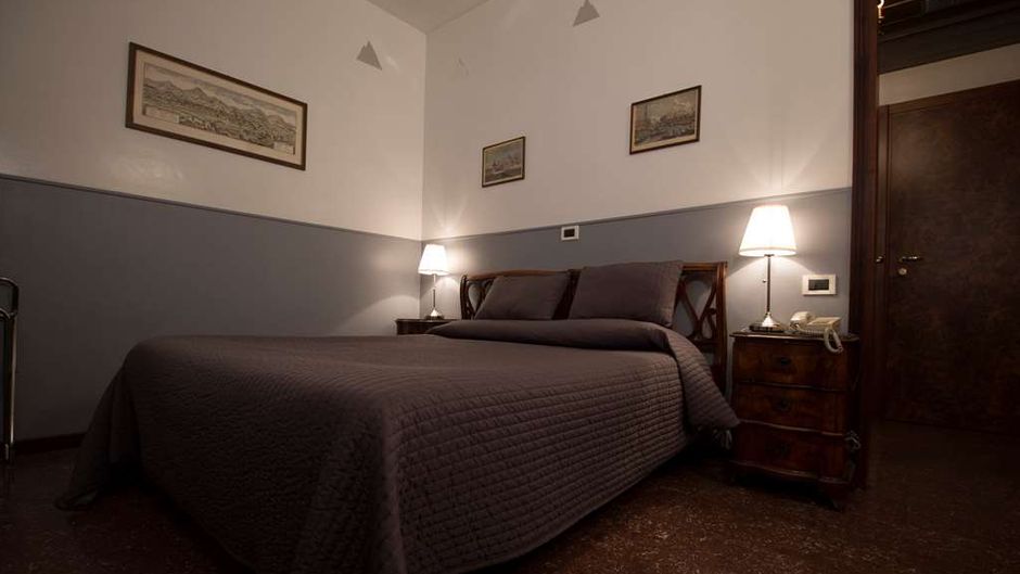 Admiral Hotel Room
