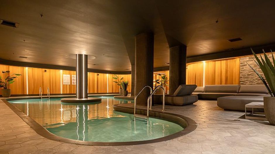 Hotel Manoir Victoria Pool