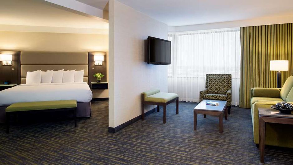 Saskatoon Inn & Conference Centre Suite