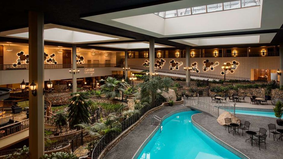 Saskatoon Inn & Conference Centre Pool