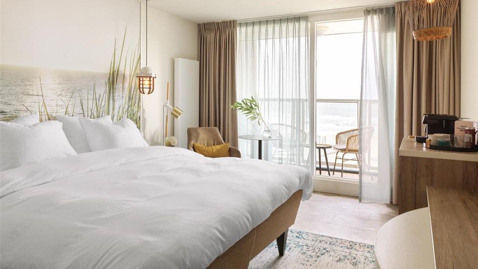 Carlton Beach Hotel Room