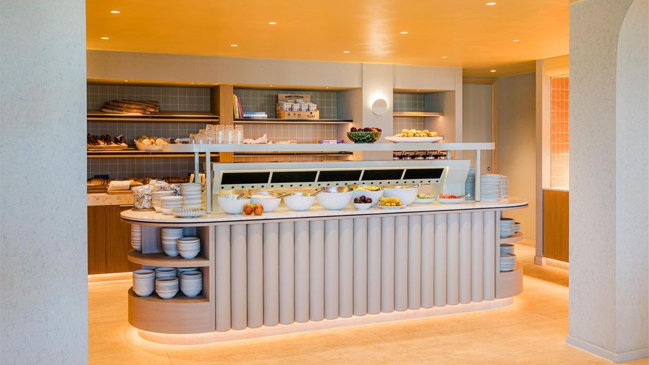 Carlton Beach Hotel Restaurant