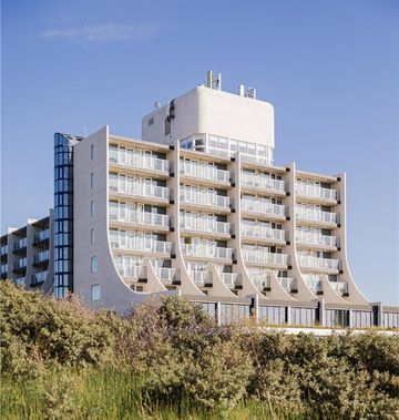 Carlton Beach Hotel