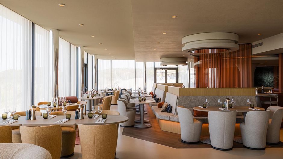 Carlton Beach Hotel Restaurant