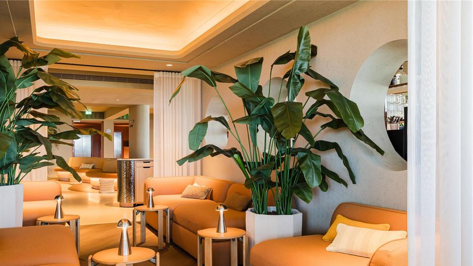 Carlton Beach Hotel Lobby