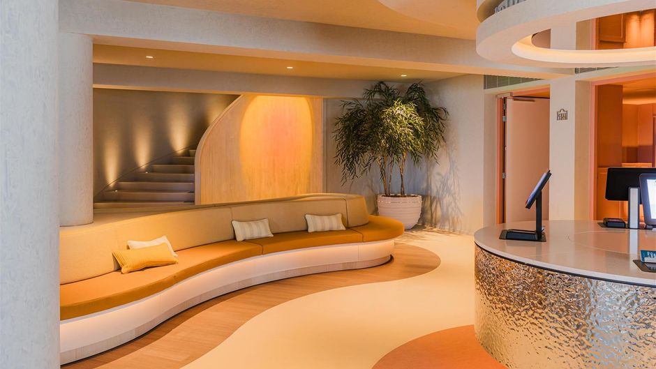 Carlton Beach Hotel Lobby