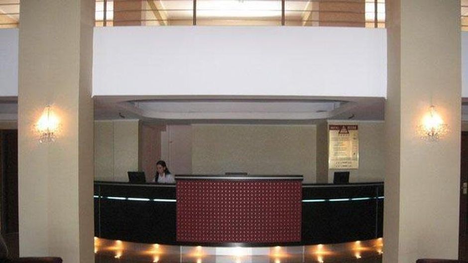 RIN Airport Hotel Lobby