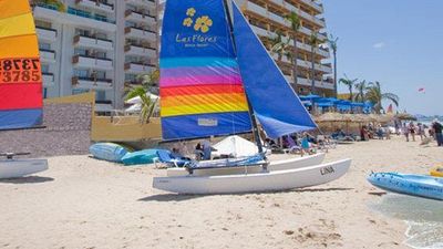 Las Flores Beach Resort