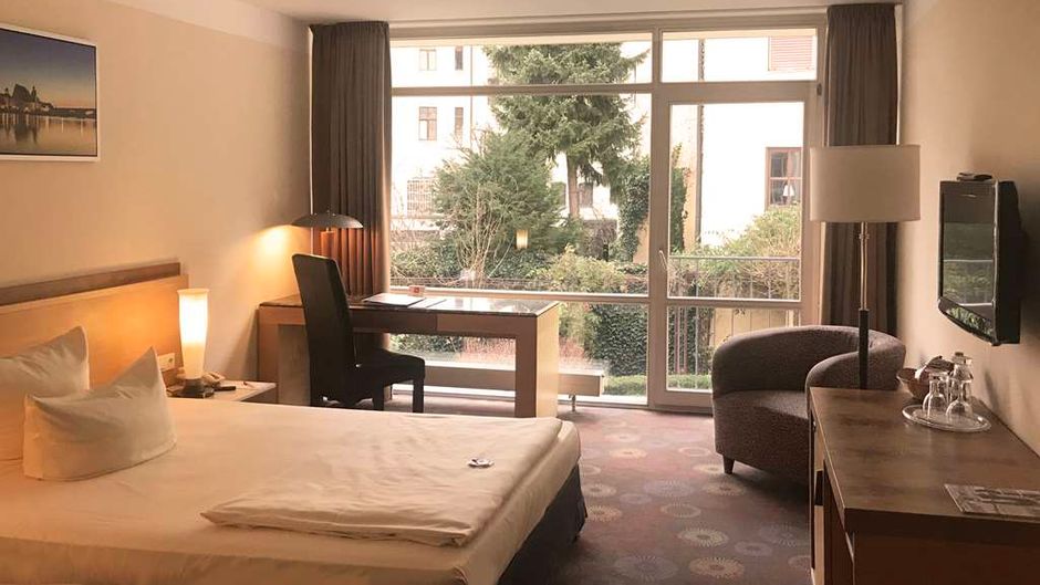 Sorat Insel Hotel Regensburg Room