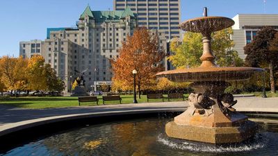 Lord Elgin Hotel