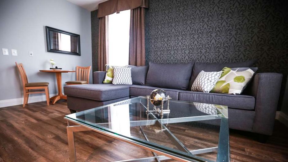 Cambridge Hotel & Conf Center Room