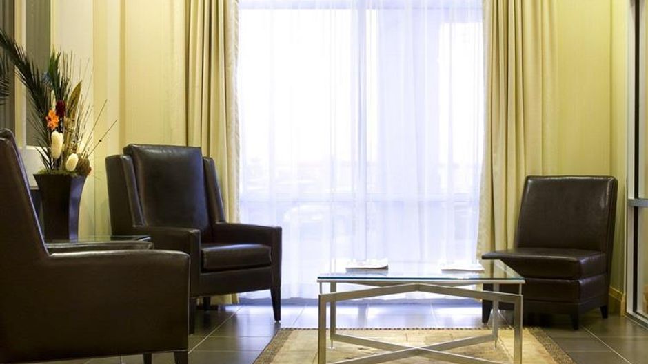 Cambridge Hotel & Conf Center Lobby