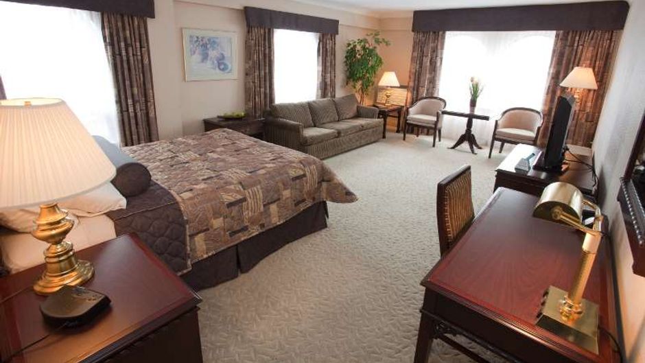 Fredericton Inn Room