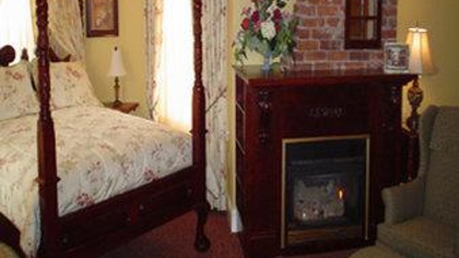Dundee Arms Inn Room