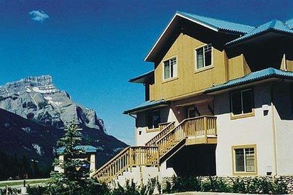 Banff Boundary Lodge