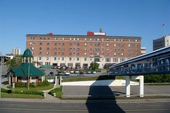 Prince Arthur Waterfront Hotel & Suites