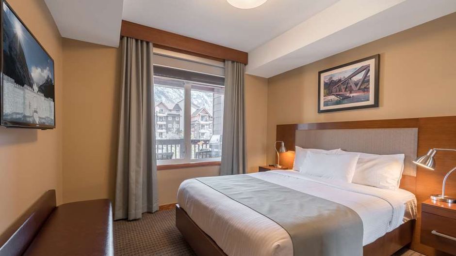 Falcon Crest Lodge Suite