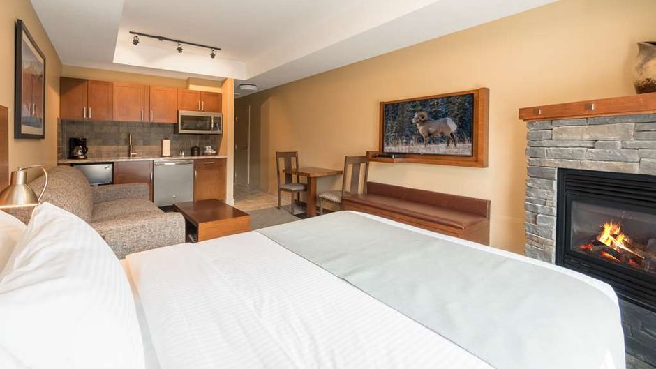 Falcon Crest Lodge Room