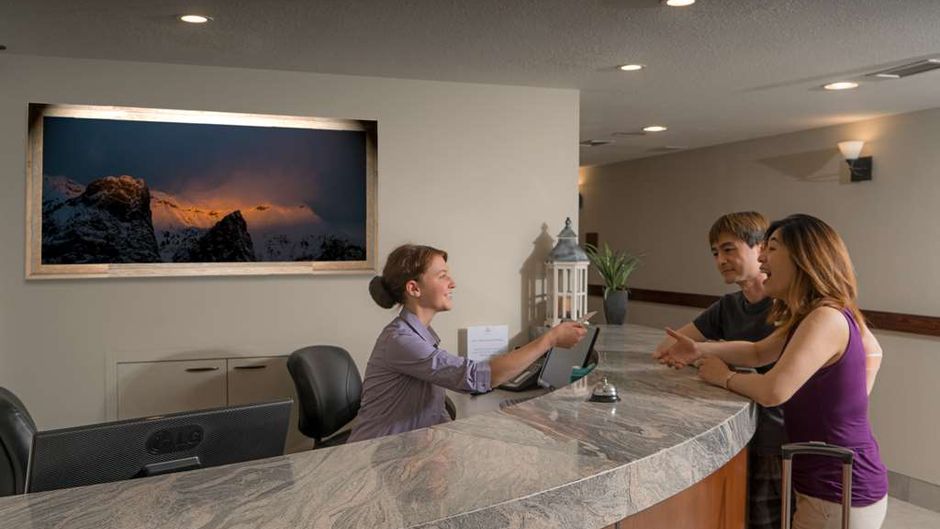 Falcon Crest Lodge Lobby