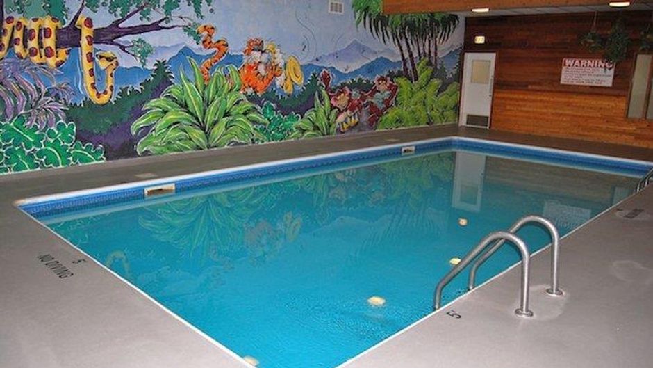 Heritage Inn Hotel & Convention Centre Pool