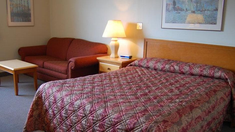 Heritage Inn Hotel & Convention Centre Room
