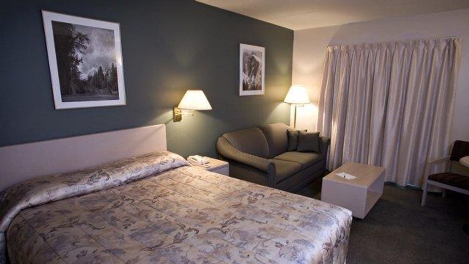 Heritage Inn Hotel & Convention Center Room