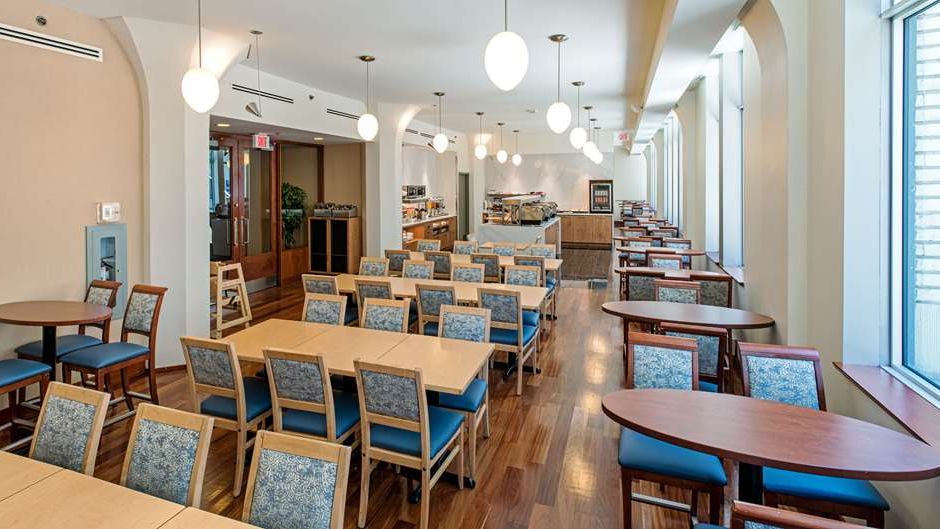 Le Square Phillips Hotel & Suites Restaurant