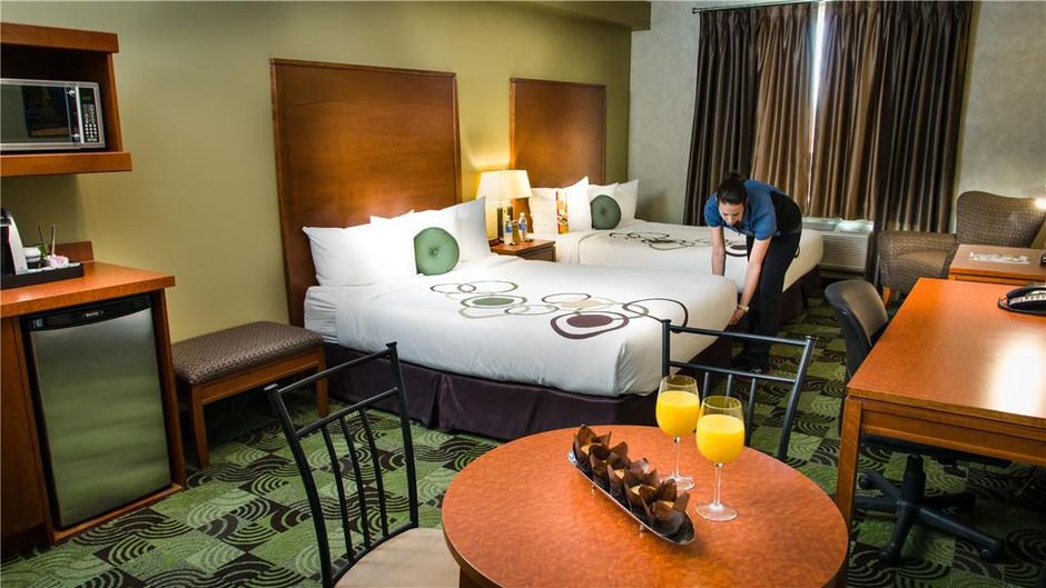 Deerfoot Inn & Casino Room