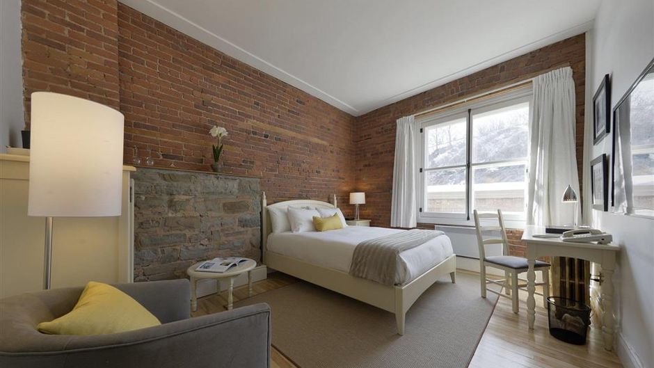 Auberge Saint-Pierre Room
