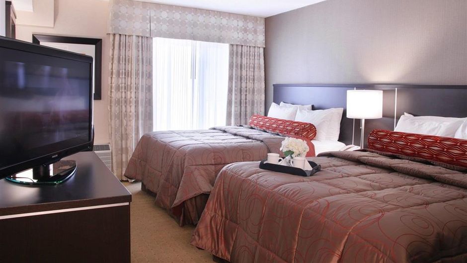 Admiral Inn Room