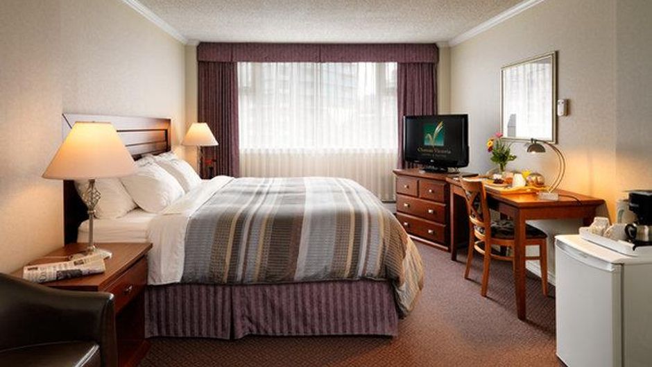 Chateau Victoria Hotel & Suites Room