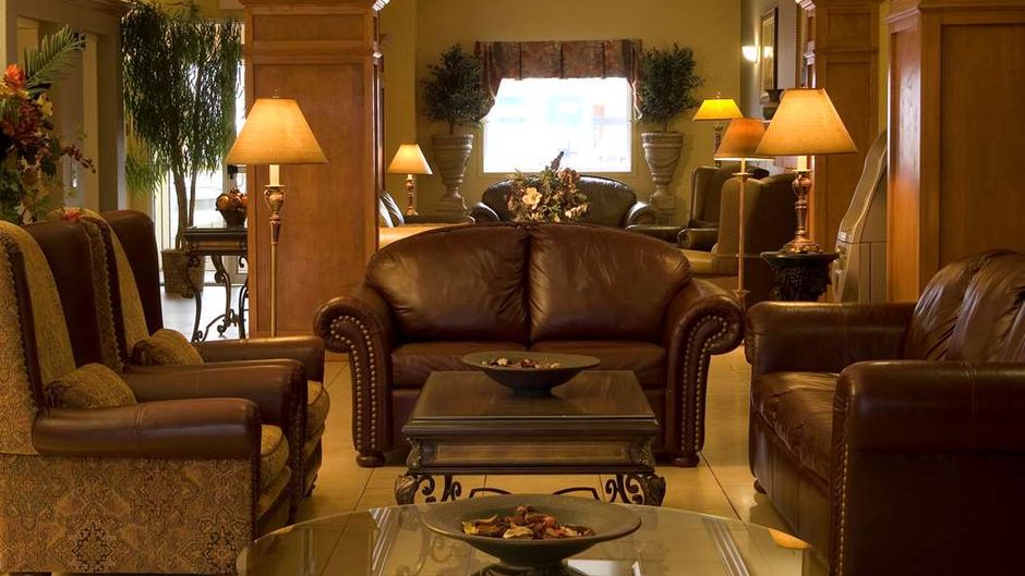 Merit Hotel & Suites Lobby