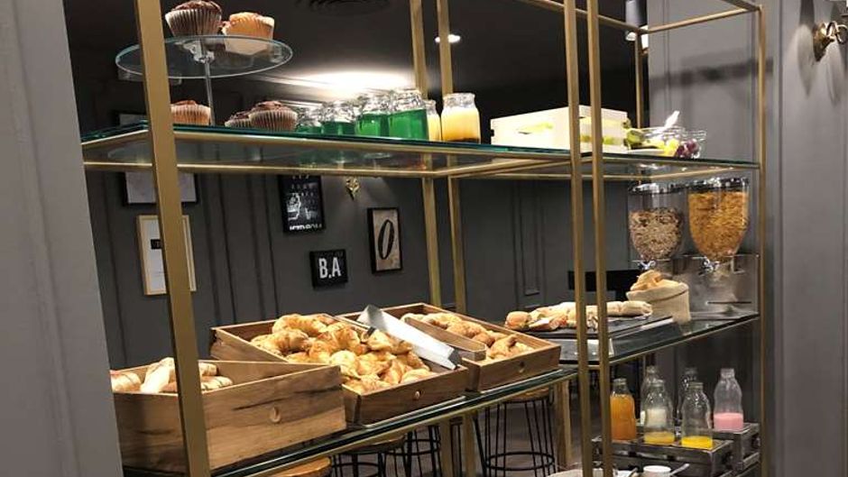 Carsson Hotel Restaurant