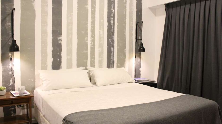 Carsson Hotel Room