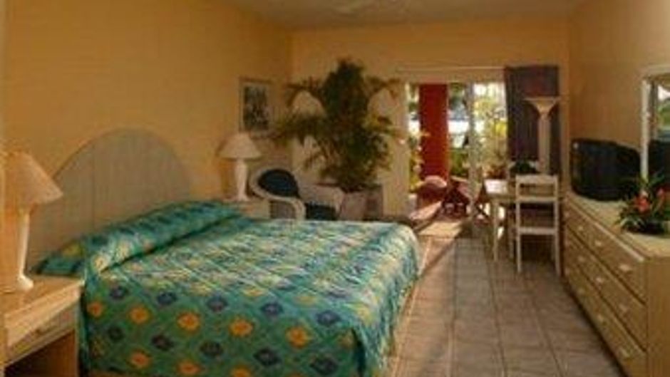 Pelican Bay at Lucaya Room