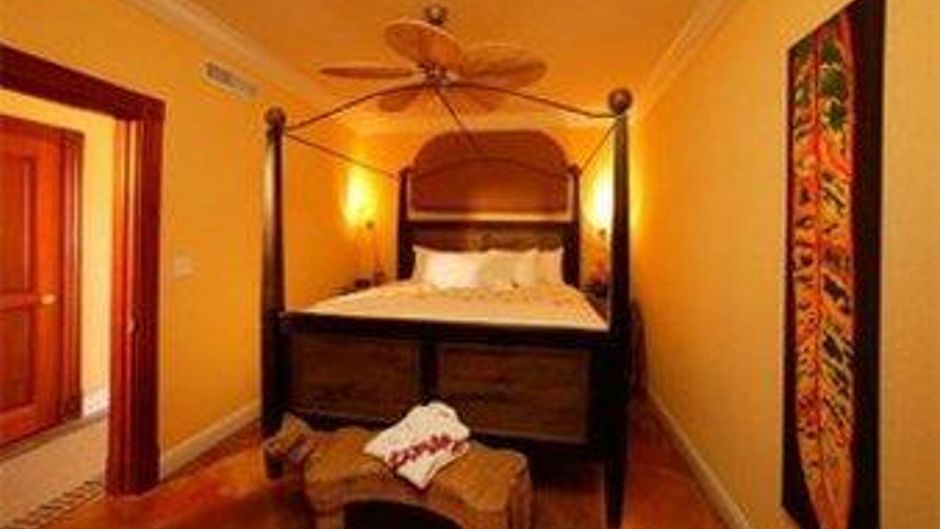 Pelican Bay at Lucaya Room