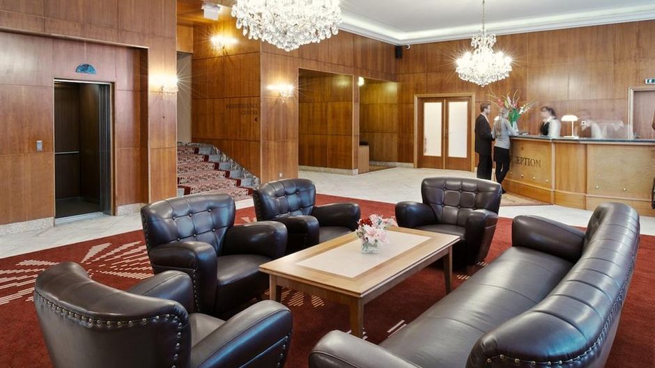Hotel Devin Lobby