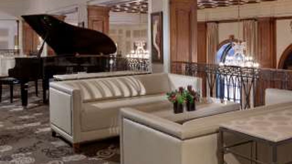 The Lord Nelson Hotel & Suites Lobby