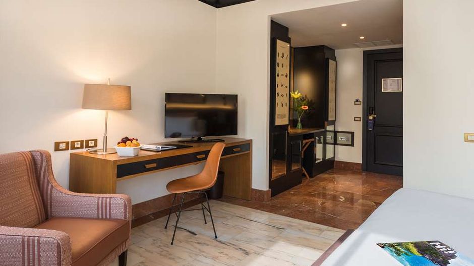 H10 Tribeca Room